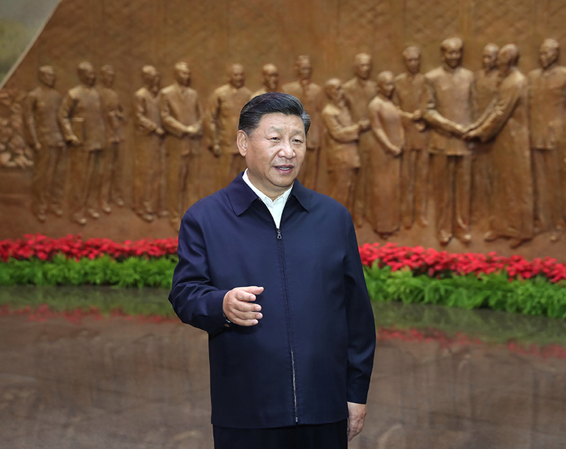 9月12日，中共中央總書記、國家主席、中央軍委主席習近平視察中共中央北京香山革命紀念地。這是習近平在香山革命紀念館參觀《為新中國奠基》主題展覽，并發表重要講話。